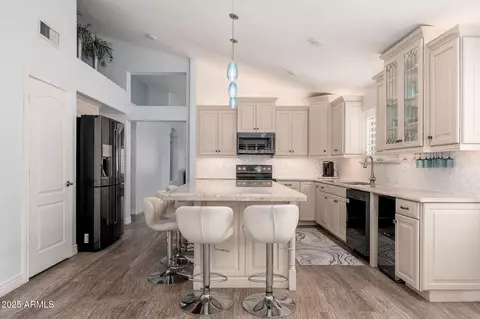 Kitchen - 4253 E Raven Rd, Phoenix, AZ 85044 photo 2 of 5