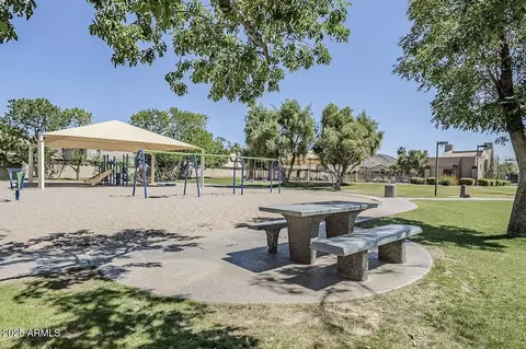 View/Area - 4253 E Raven Rd, Phoenix, AZ 85044 photo 9 of 12