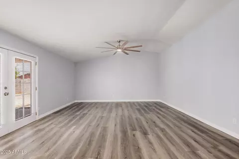 3056 N 68th Ln, Phoenix, AZ 85033 photo 8