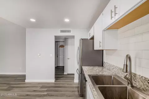 3056 N 68th Ln, Phoenix, AZ 85033 photo 13
