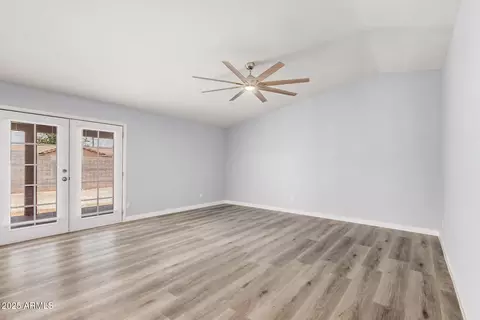 3056 N 68th Ln, Phoenix, AZ 85033 photo 7