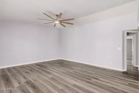3056 N 68th Ln, Phoenix, AZ 85033 photo 9