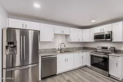 3056 N 68th Ln, Phoenix, AZ 85033 photo 12