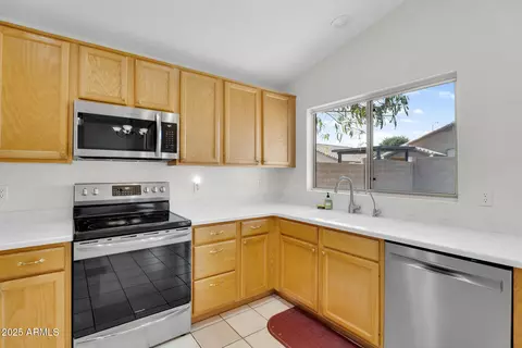 Kitchen - 10304 E Plata Ave, Mesa, AZ 85212 photo 2 of 3