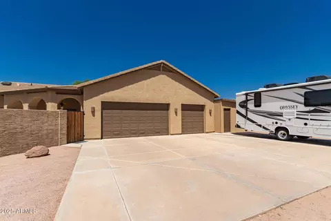 Exterior - 5271 E 10th Ave, Apache Junction, AZ 85119 photo 10 of 12