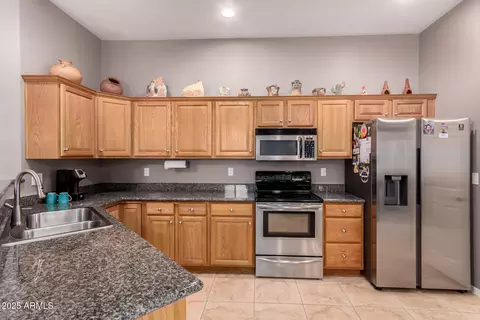 Kitchen - 5271 E 10th Ave, Apache Junction, AZ 85119 photo 2 of 3