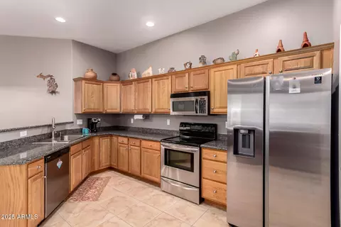 Kitchen - 5271 E 10th Ave, Apache Junction, AZ 85119 photo 1 of 3