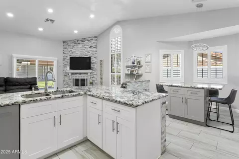 1015 E Paradise Ln, Phoenix, AZ 85022 photo 15