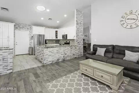 1015 E Paradise Ln, Phoenix, AZ 85022 photo 11