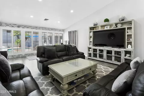 1015 E Paradise Ln, Phoenix, AZ 85022 photo 4