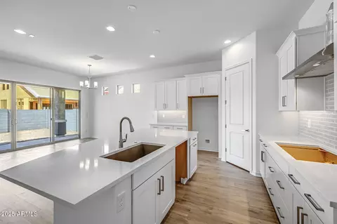 Kitchen - 4314 E Bernice St, Gilbert, AZ 85295 photo 4 of 11
