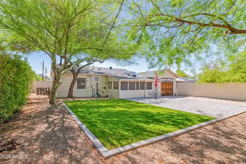 Exterior - 9520 N Central Ave, Phoenix, AZ 85020 photo 5 of 8