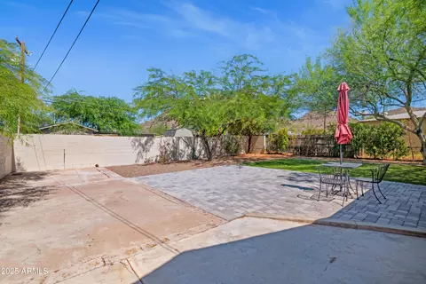Exterior - 9520 N Central Ave, Phoenix, AZ 85020 photo 7 of 8