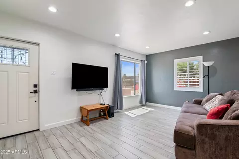 Living - 9520 N Central Ave, Phoenix, AZ 85020 photo 1 of 3