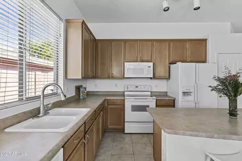 Kitchen - 8753 E Plata Ave, Mesa, AZ 85212 photo 4 of 5