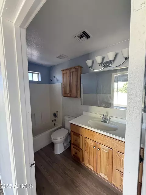 Bath - 8602 S 7th Pl, Phoenix, AZ 85042 photo 1 of 1
