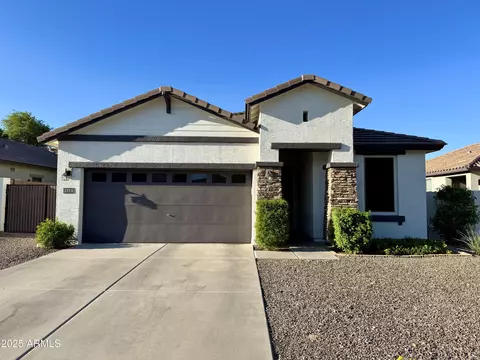2715 E Canyon Creek Dr, Gilbert, AZ 85295