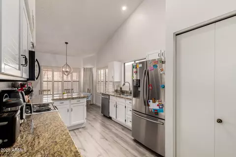 Kitchen - 2723 E Rockledge Rd, Phoenix, AZ 85048 photo 2 of 2