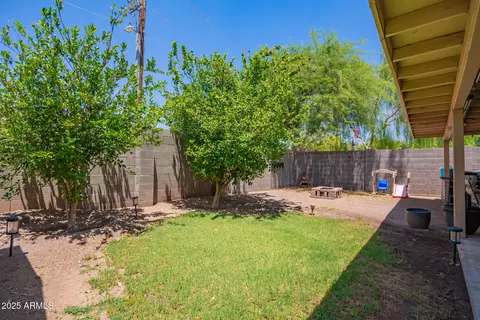 Exterior - 2202 S Lawther Dr, Apache Junction, AZ 85120 photo 6 of 9