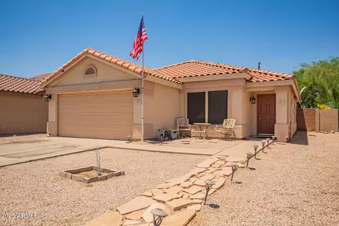 Exterior - 2202 S Lawther Dr, Apache Junction, AZ 85120 photo 3 of 9