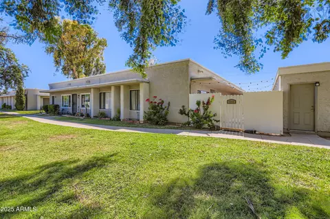8848 N New World Dr, Glendale, AZ 85302
