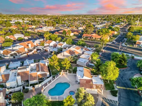 View/Area - 1913 S River Dr, Tempe, AZ 85281 photo 2 of 10