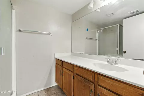 Bath - 1913 S River Dr, Tempe, AZ 85281 photo 4 of 4