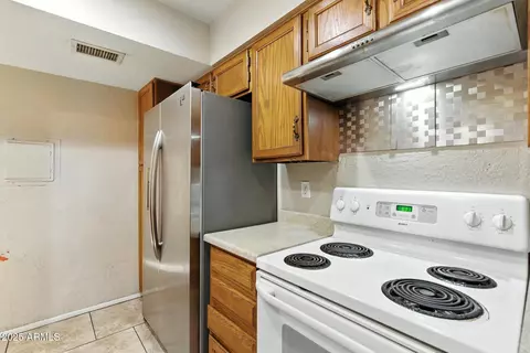 Kitchen - 1913 S River Dr, Tempe, AZ 85281 photo 1 of 2
