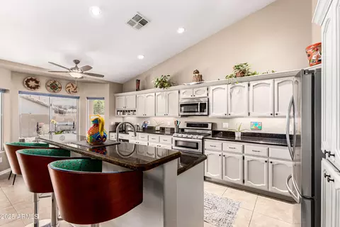 Kitchen - 3535 E Brookwood Ct, Phoenix, AZ 85048 photo 1 of 2
