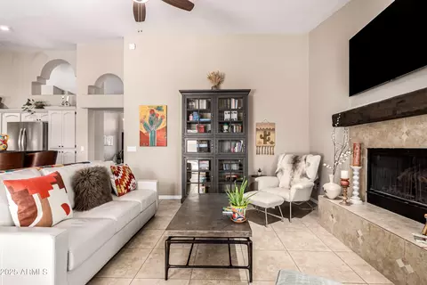 Living - 3535 E Brookwood Ct, Phoenix, AZ 85048 photo 2 of 5