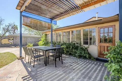 Exterior - 1274 Edgemont Ave, Phoenix, AZ 85006 photo 7 of 18