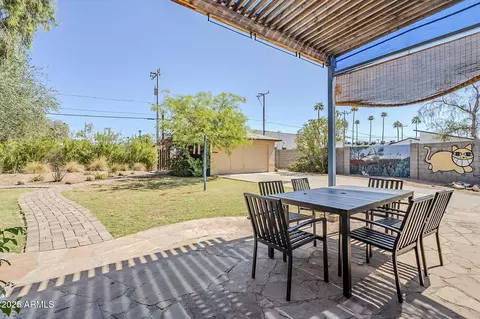 Exterior - 1274 Edgemont Ave, Phoenix, AZ 85006 photo 6 of 18