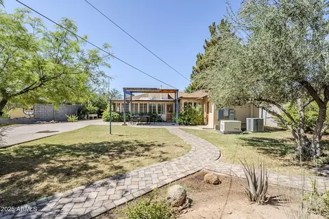Exterior - 1274 Edgemont Ave, Phoenix, AZ 85006 photo 11 of 18