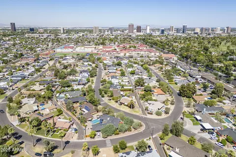 View/Area - 1274 Edgemont Ave, Phoenix, AZ 85006 photo 5 of 7