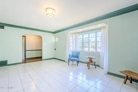 Living - 1274 Edgemont Ave, Phoenix, AZ 85006 photo 4 of 6