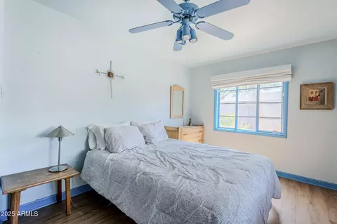 Bedroom - 1274 Edgemont Ave, Phoenix, AZ 85006 photo 6 of 7