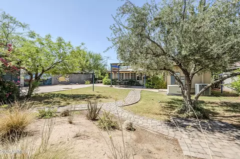 Exterior - 1274 Edgemont Ave, Phoenix, AZ 85006 photo 10 of 18