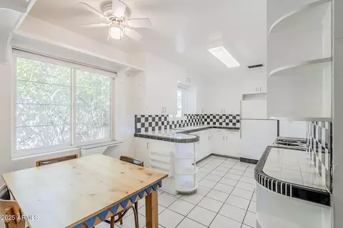 Kitchen - 1274 Edgemont Ave, Phoenix, AZ 85006 photo 1 of 5