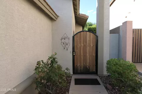 1106 E Potter Dr, Phoenix, AZ 85024 photo 2