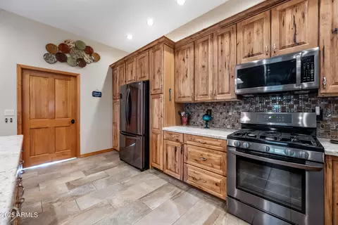 Kitchen - 1102 E Phoenix St, Payson, AZ 85541 photo 6 of 10
