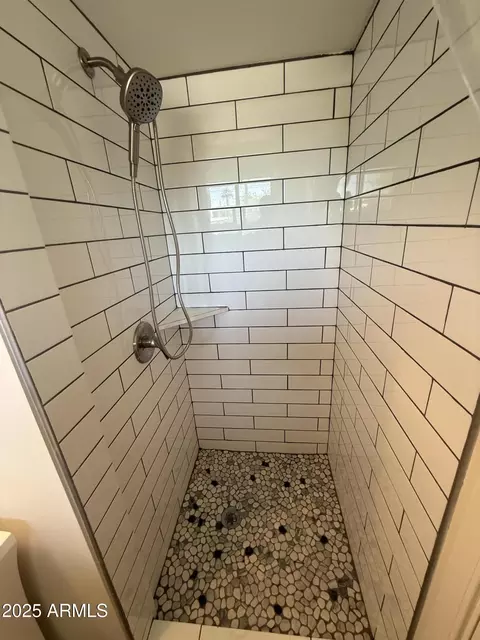 Bath - 2325 E Osborn Rd, Phoenix, AZ 85016 photo 2 of 3