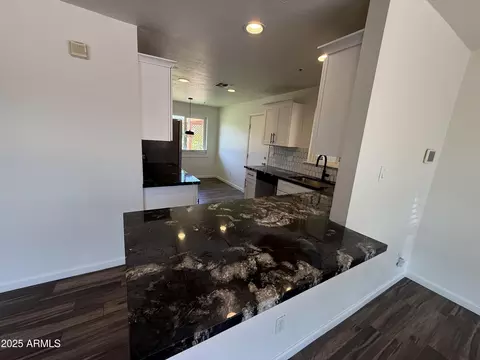 Kitchen - 2325 E Osborn Rd, Phoenix, AZ 85016 photo 3 of 4
