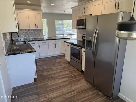 Kitchen - 2325 E Osborn Rd, Phoenix, AZ 85016 photo 1 of 4