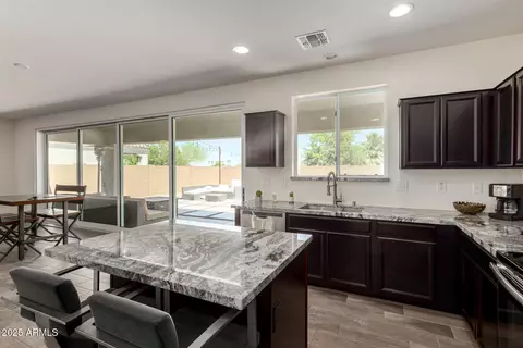 Kitchen - 820 E Constance Way, Phoenix, AZ 85042 photo 3 of 4