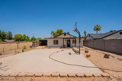 Exterior - 4001 E Apollo Rd, Phoenix, AZ 85042 photo 10 of 15
