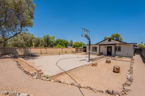 Exterior - 4001 E Apollo Rd, Phoenix, AZ 85042 photo 9 of 15