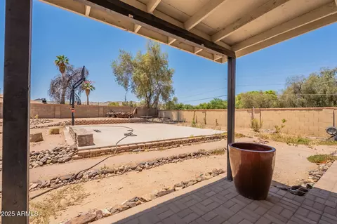 Exterior - 4001 E Apollo Rd, Phoenix, AZ 85042 photo 4 of 15