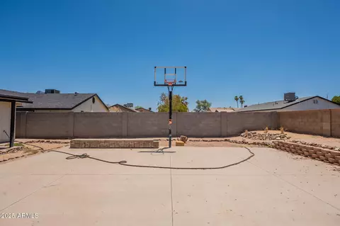 Exterior - 4001 E Apollo Rd, Phoenix, AZ 85042 photo 12 of 15