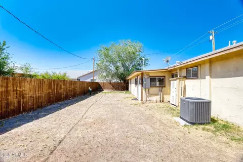 Exterior - 219 S Austin Blvd, Willcox, AZ 85643 photo 4 of 5