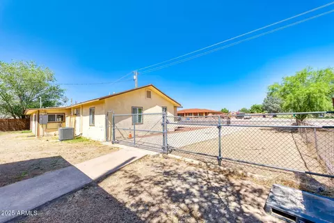 Exterior - 219 S Austin Blvd, Willcox, AZ 85643 photo 3 of 5